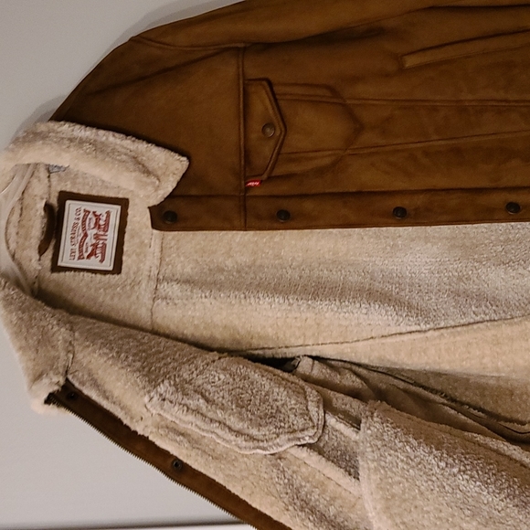 Levi Jacket - Picture 2 of 5